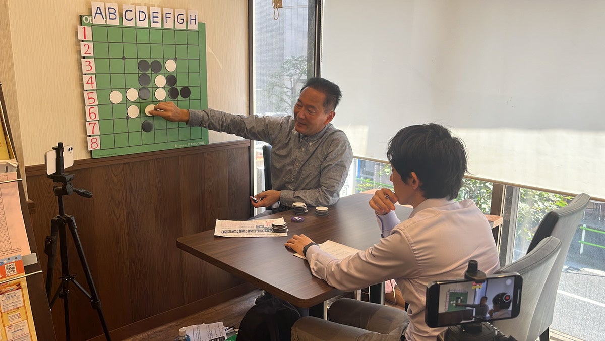 将棋・A級プロ棋士 中村太地がオセロに挑戦！「プロ棋士なら最強オセロロボットに勝てる説」配信中のサブ画像6